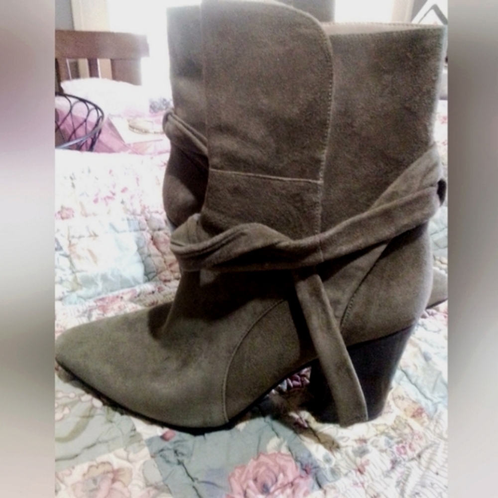 Genuine Suede Banana Republic Boots